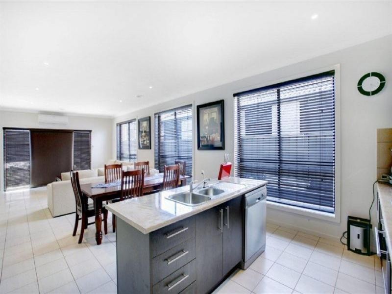 26 Black Range Avenue, Craigieburn VIC 3064