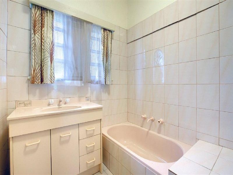 16 Plymouth Street, Pascoe Vale VIC 3044