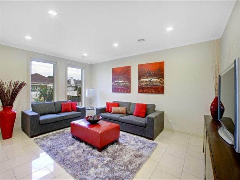 25 Hazel Grove, Pascoe Vale VIC 3044