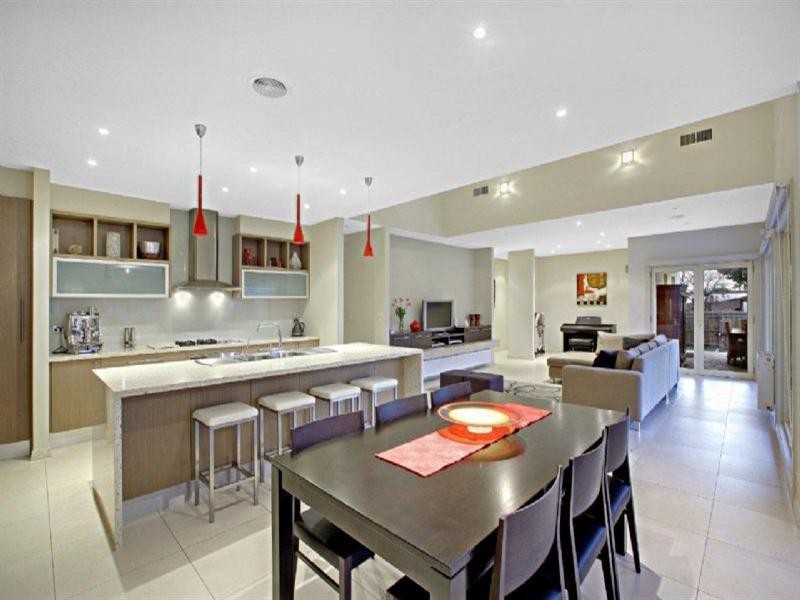 25 Hazel Grove, Pascoe Vale VIC 3044