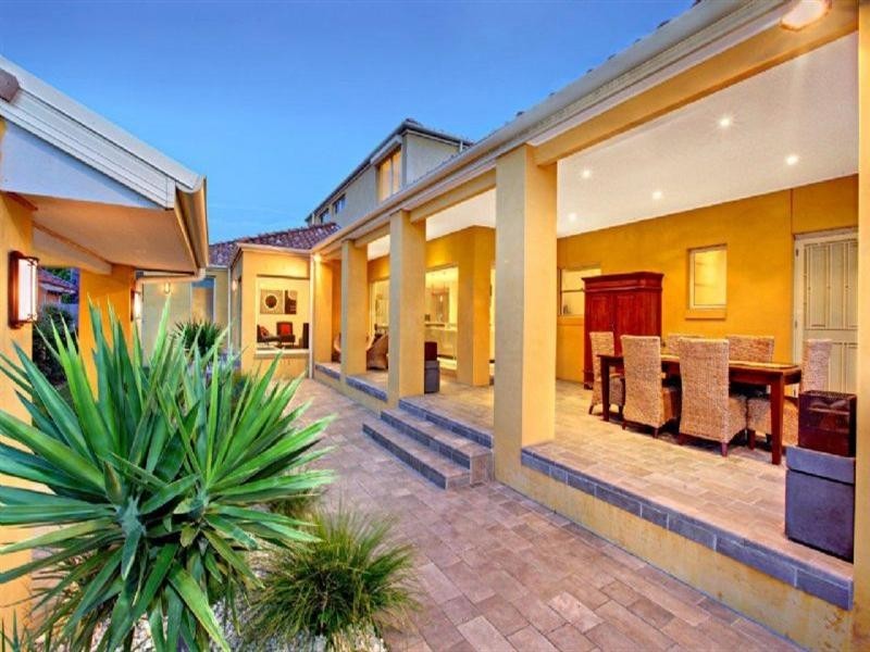 25 Hazel Grove, Pascoe Vale VIC 3044