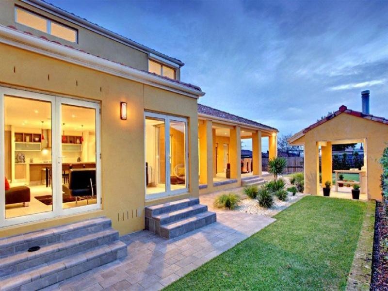 25 Hazel Grove, Pascoe Vale VIC 3044