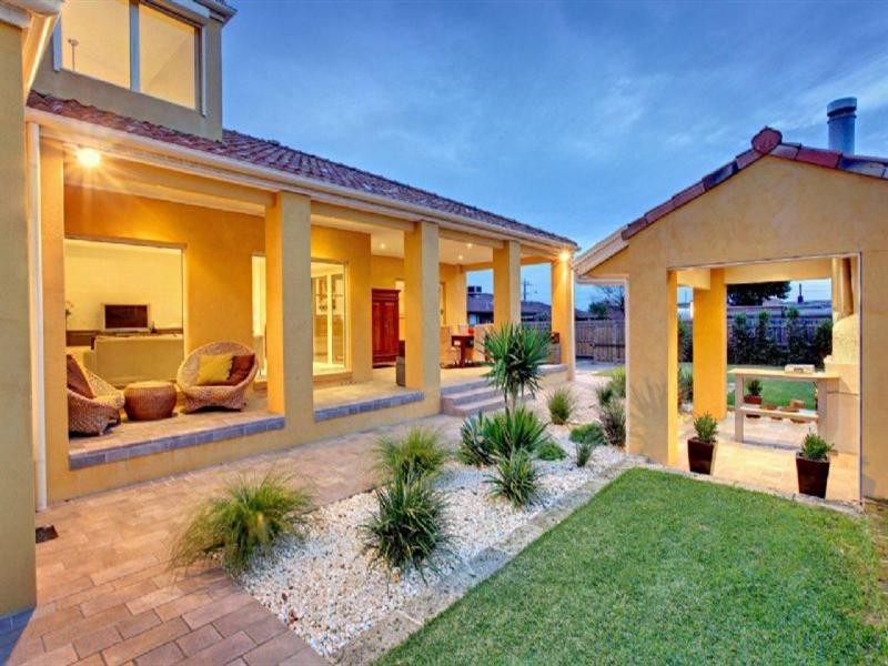 25 Hazel Grove, Pascoe Vale VIC 3044