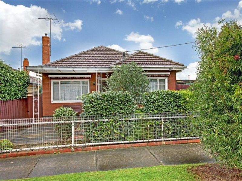 43 Disraeli Grove, Pascoe Vale South VIC 3044