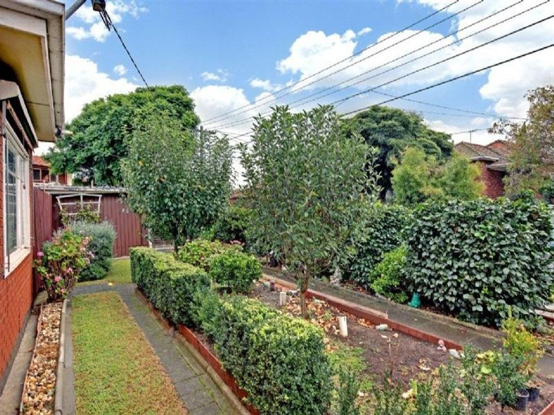 43 Disraeli Grove, Pascoe Vale South VIC 3044