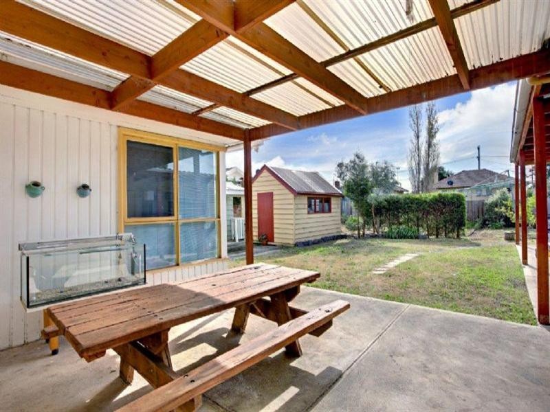 14 Moss Court, Glenroy VIC 3046