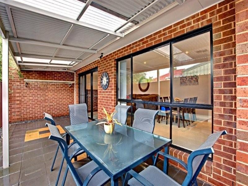 2/27 Dorset Road, Pascoe Vale VIC 3044