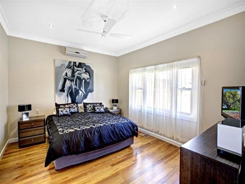 22 Hubert Avenue, Glenroy VIC 3046