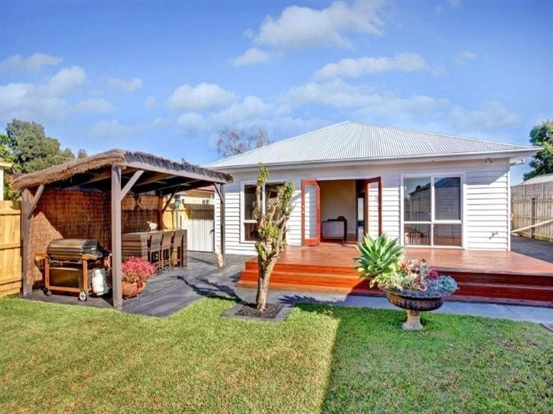 22 Hubert Avenue, Glenroy VIC 3046