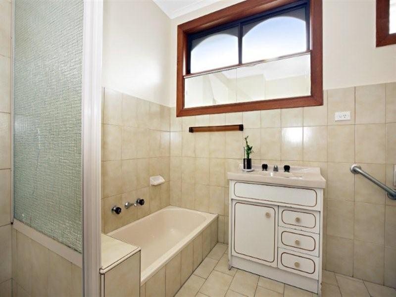 11 Zenith Street, Pascoe Vale VIC 3044