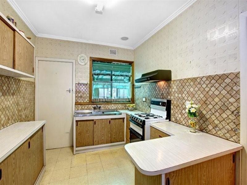 16 Pearcey Grove, Pascoe Vale VIC 3044