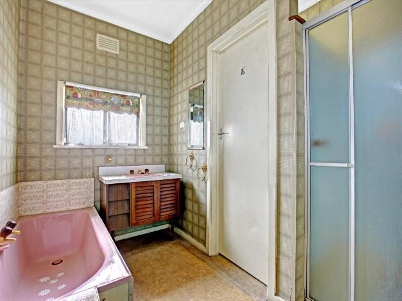 16 Pearcey Grove, Pascoe Vale VIC 3044