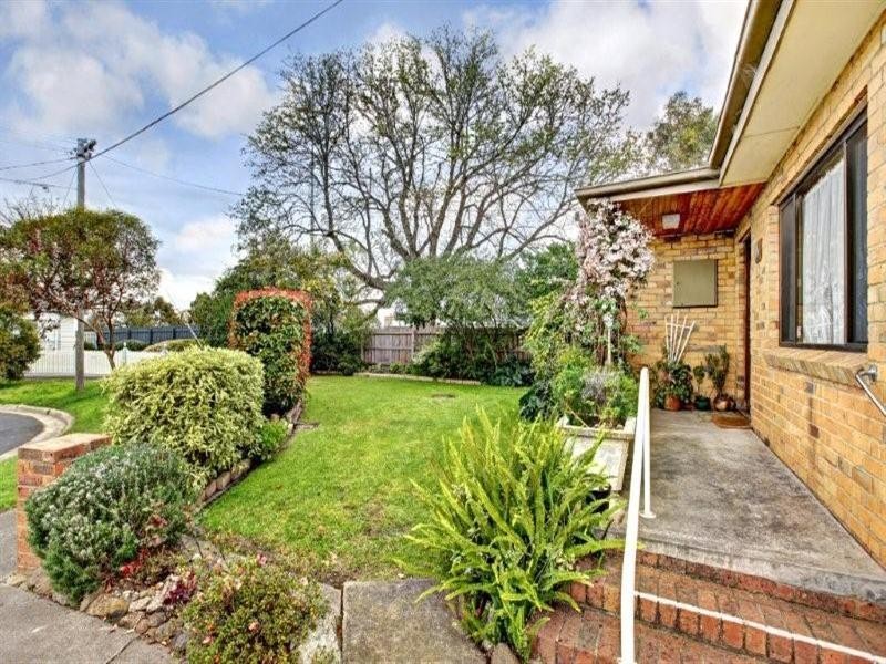 16 Pearcey Grove, Pascoe Vale VIC 3044