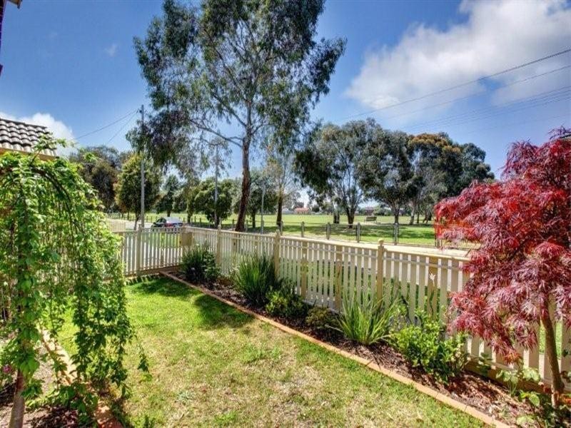 43 Alpine Grove, Pascoe Vale VIC 3044