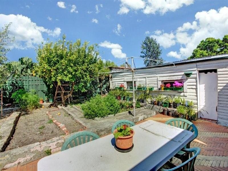 18 Burnell Street, Brunswick West VIC 3055