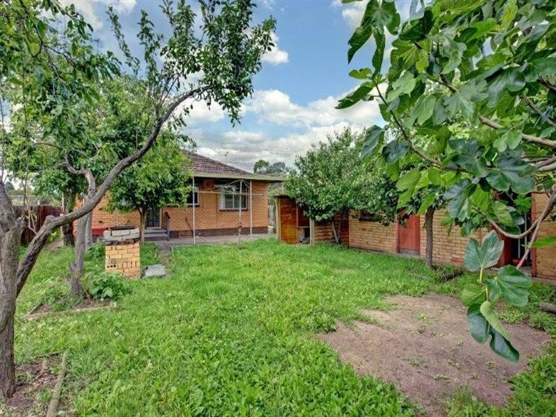 15 Winn Grove, Fawkner VIC 3060
