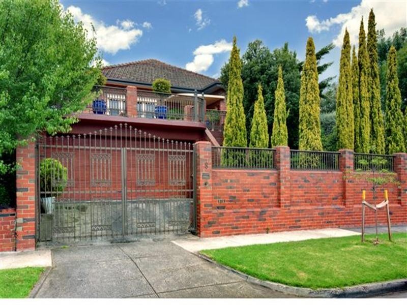 8 Melville Road, Pascoe Vale South VIC 3044