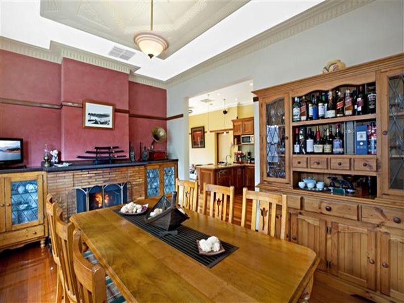 8 Melville Road, Pascoe Vale South VIC 3044