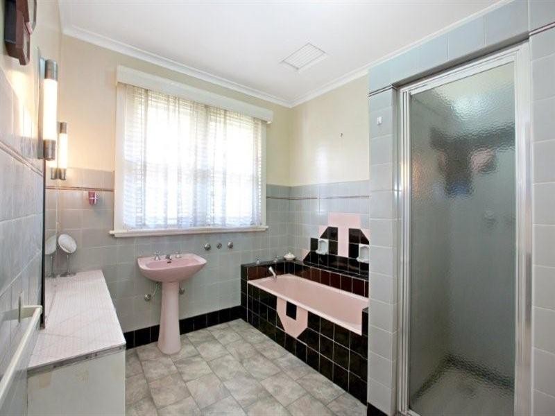 84 Balmoral Avenue, Pascoe Vale South VIC 3044