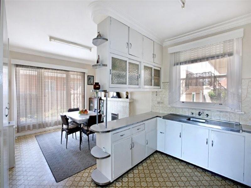 84 Balmoral Avenue, Pascoe Vale South VIC 3044