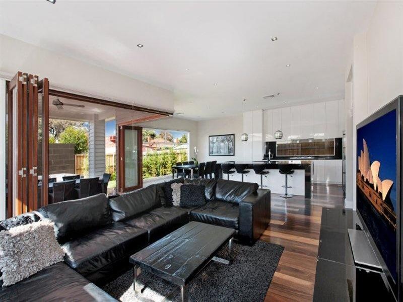 14 Erica Street, Pascoe Vale VIC 3044