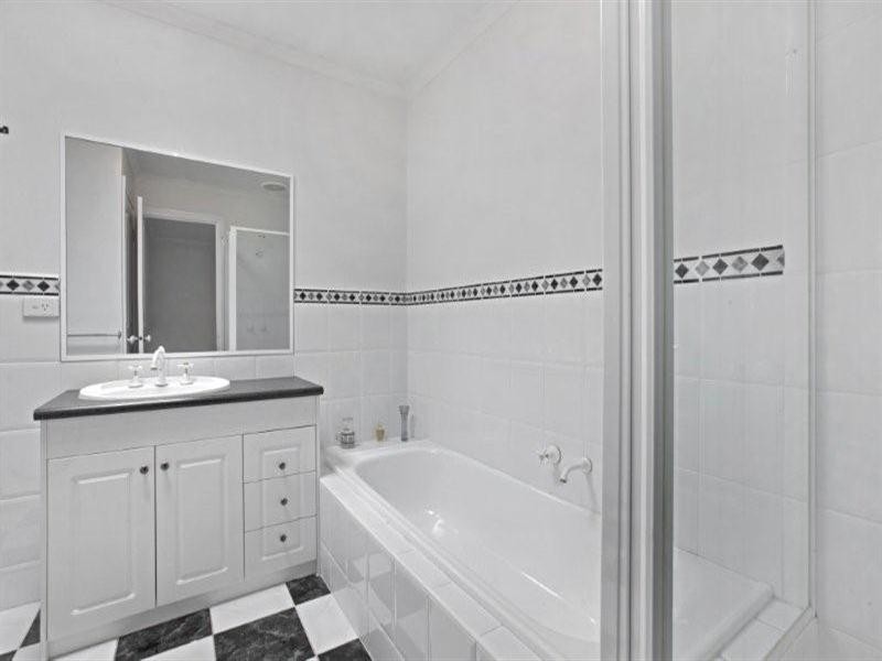 15 Barak Court, Oak Park VIC 3046