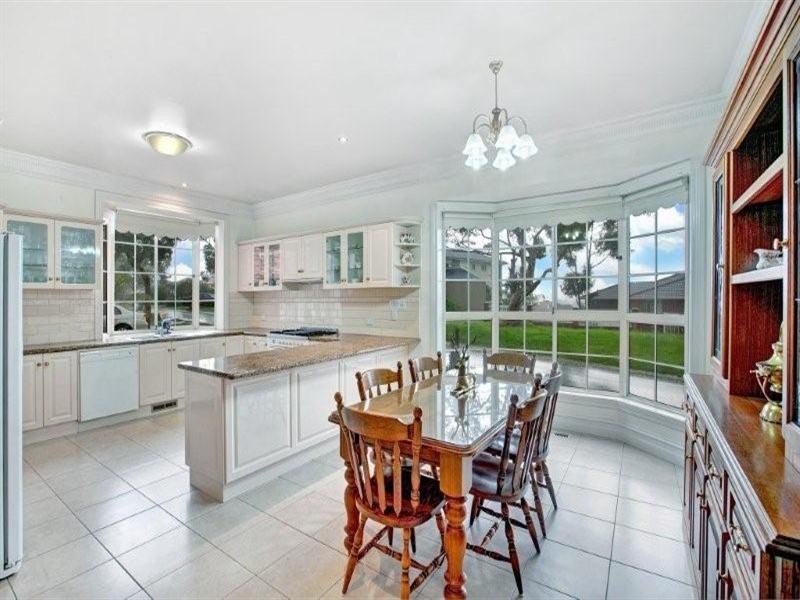 16 Pickersgill Crescent, Roxburgh Park VIC 3064