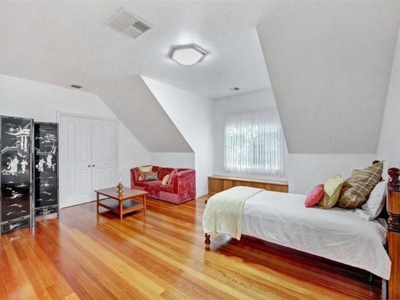 16 Pickersgill Crescent, Roxburgh Park VIC 3064