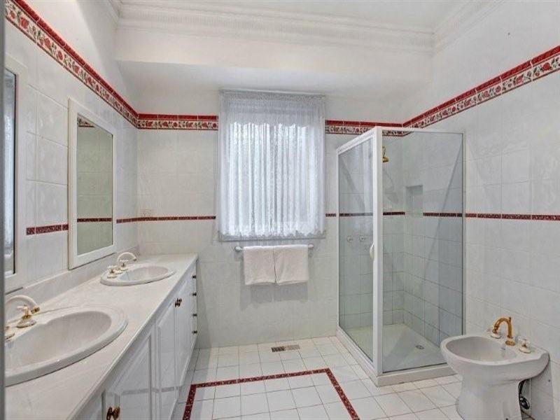 16 Pickersgill Crescent, Roxburgh Park VIC 3064