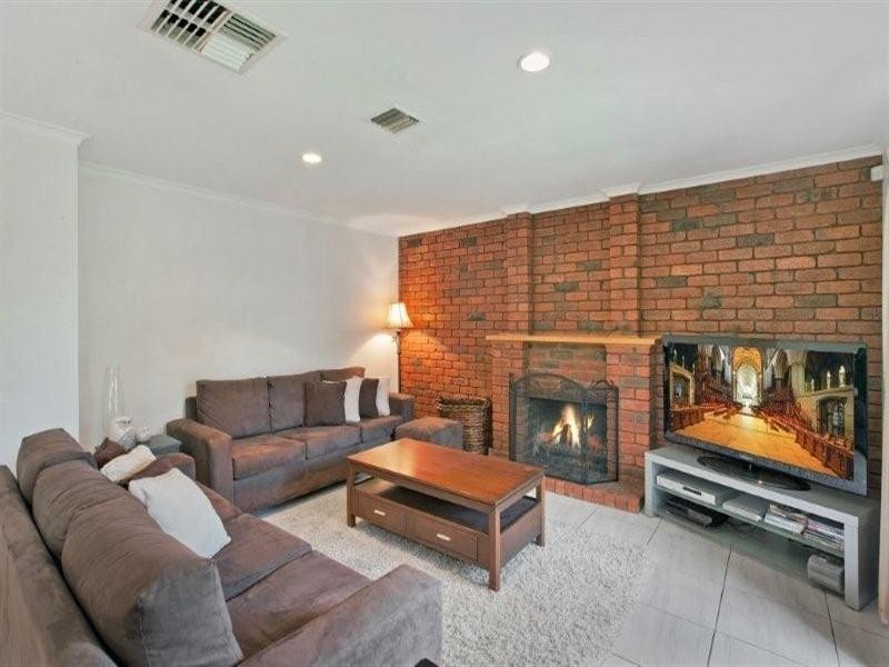 60 Lady Penrhyn Avenue, Mill Park VIC 3082