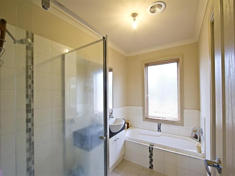 3/3 Susannah Way, South Morang VIC 3752