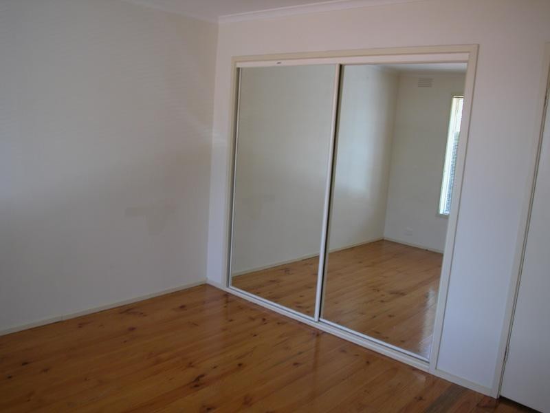 2/87 Purinuan Road, Reservoir VIC 3073