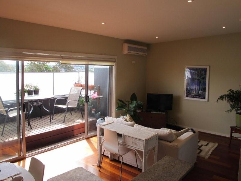 10/4 Cumming Street, Brunswick West VIC 3055