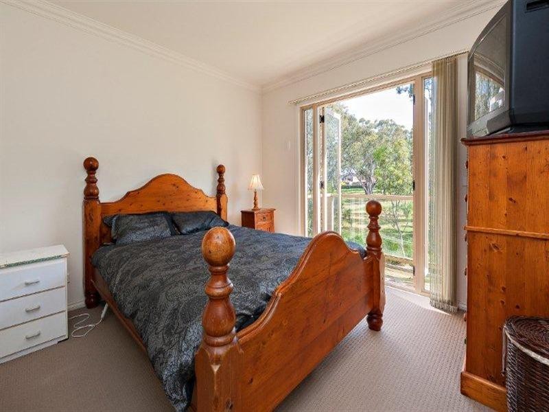 27/5 Delacombe Drive, Mill Park VIC 3082