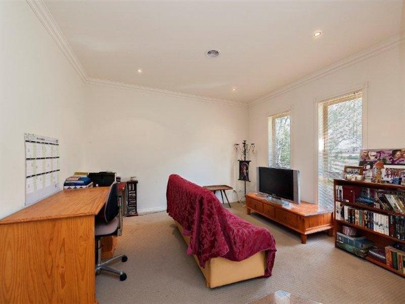 27/5 Delacombe Drive, Mill Park VIC 3082