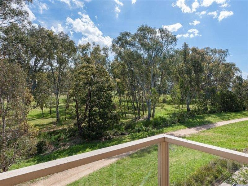 27/5 Delacombe Drive, Mill Park VIC 3082