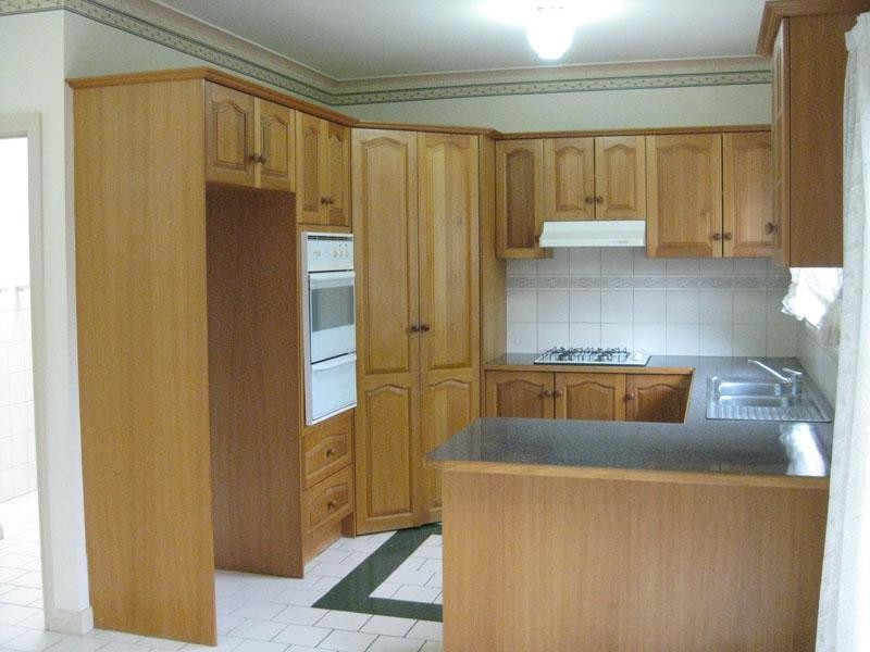 52 Snell Grove, Oak Park VIC 3046