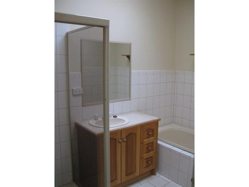 52 Snell Grove, Oak Park VIC 3046