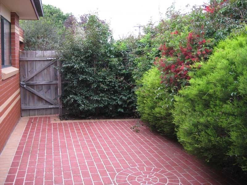 52 Snell Grove, Oak Park VIC 3046