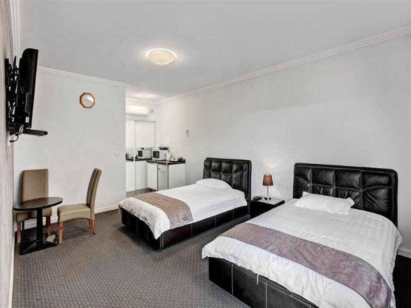 1302 – 1304 Sydney Road, Fawkner VIC 3060