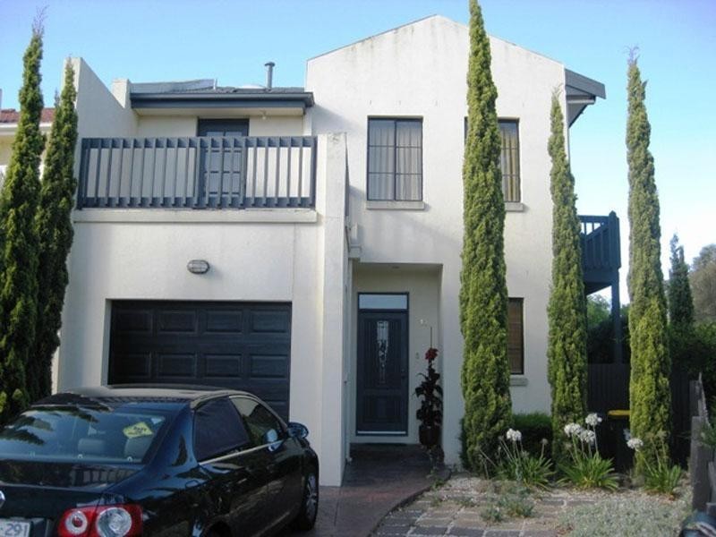 17 School Court, Oak Park VIC 3046