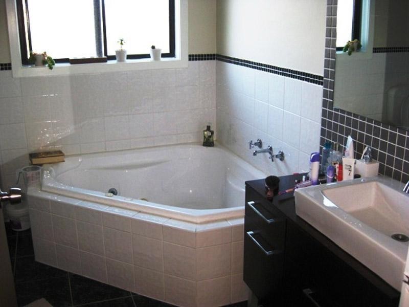 17 School Court, Oak Park VIC 3046