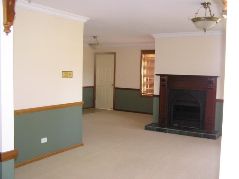 3 Dyson Place, Glenmore Park NSW 2745