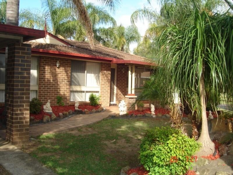 11 Dolphin Close, Claremont Meadows NSW 2747