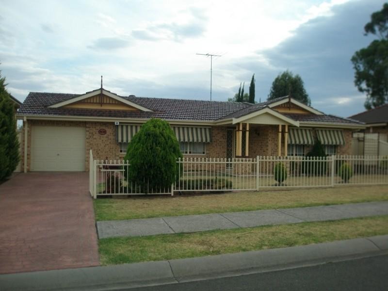 11 Buyu Road, Glenmore Park NSW 2745