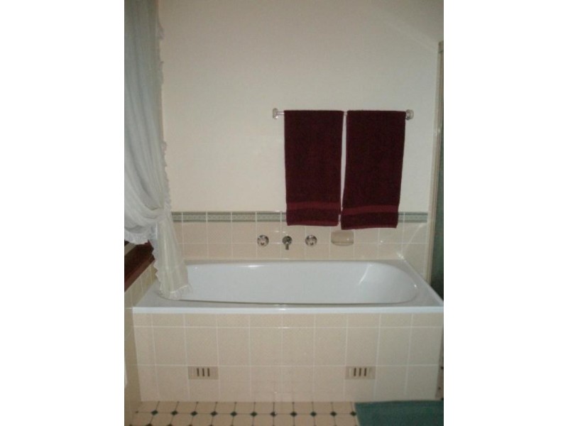 11 Buyu Road, Glenmore Park NSW 2745