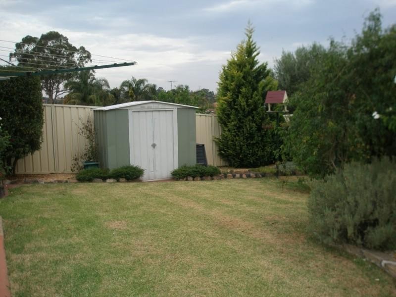 11 Buyu Road, Glenmore Park NSW 2745