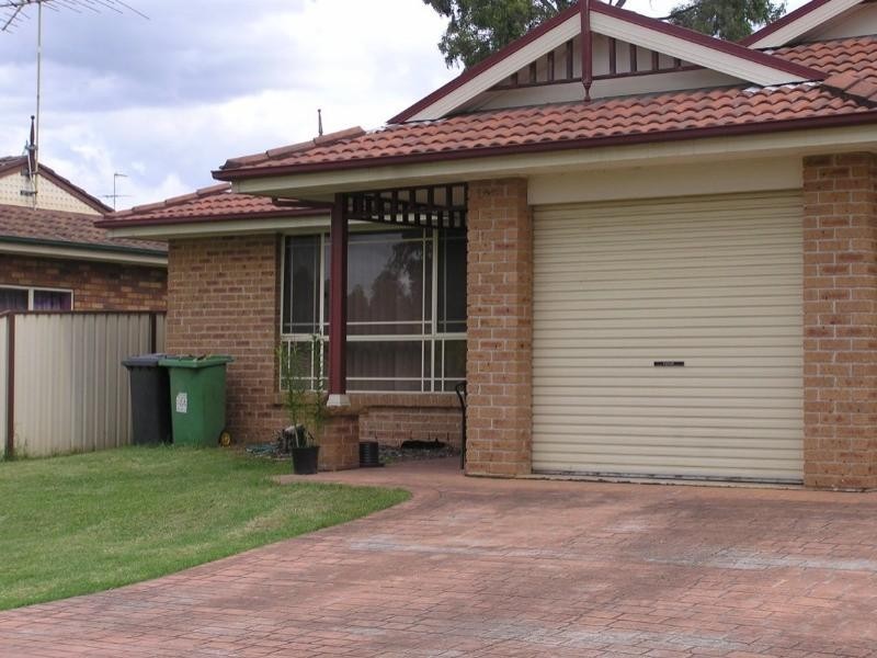 8a Scrubwren Place, Glenmore Park NSW 2745