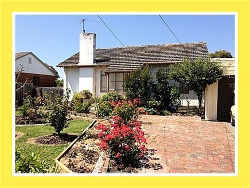 19 Carbeena Street, Heidelberg West VIC 3081