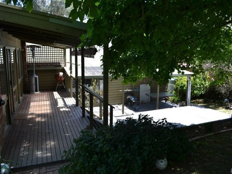 42 Gladstone Street, Briar Hill VIC 3088